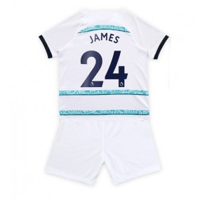 Chelsea Reece James #24 kläder Barn 2022-23 Bortatröja Kortärmad (+ korta byxor)